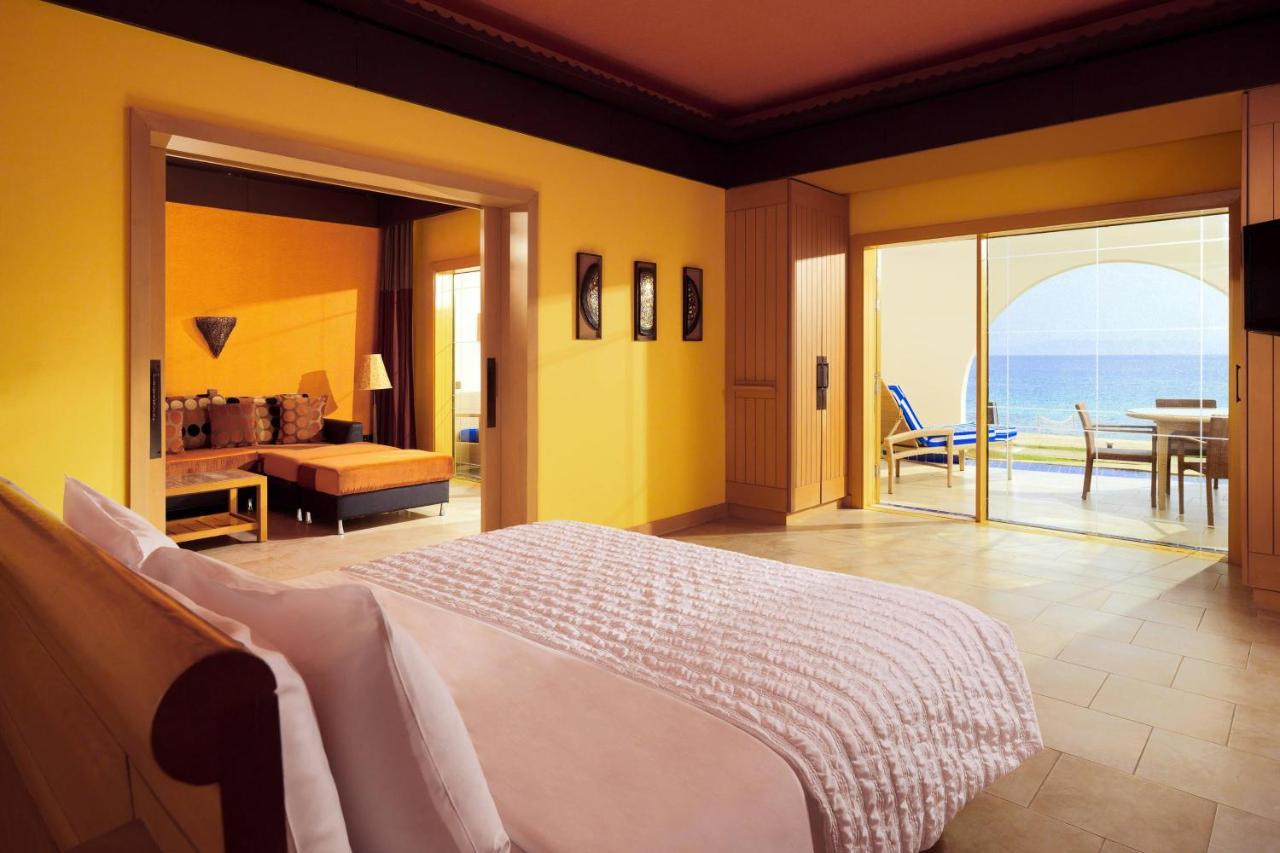 Retac Qunay Dahab Resort & Spa Luaran gambar A suite at the W Maldives