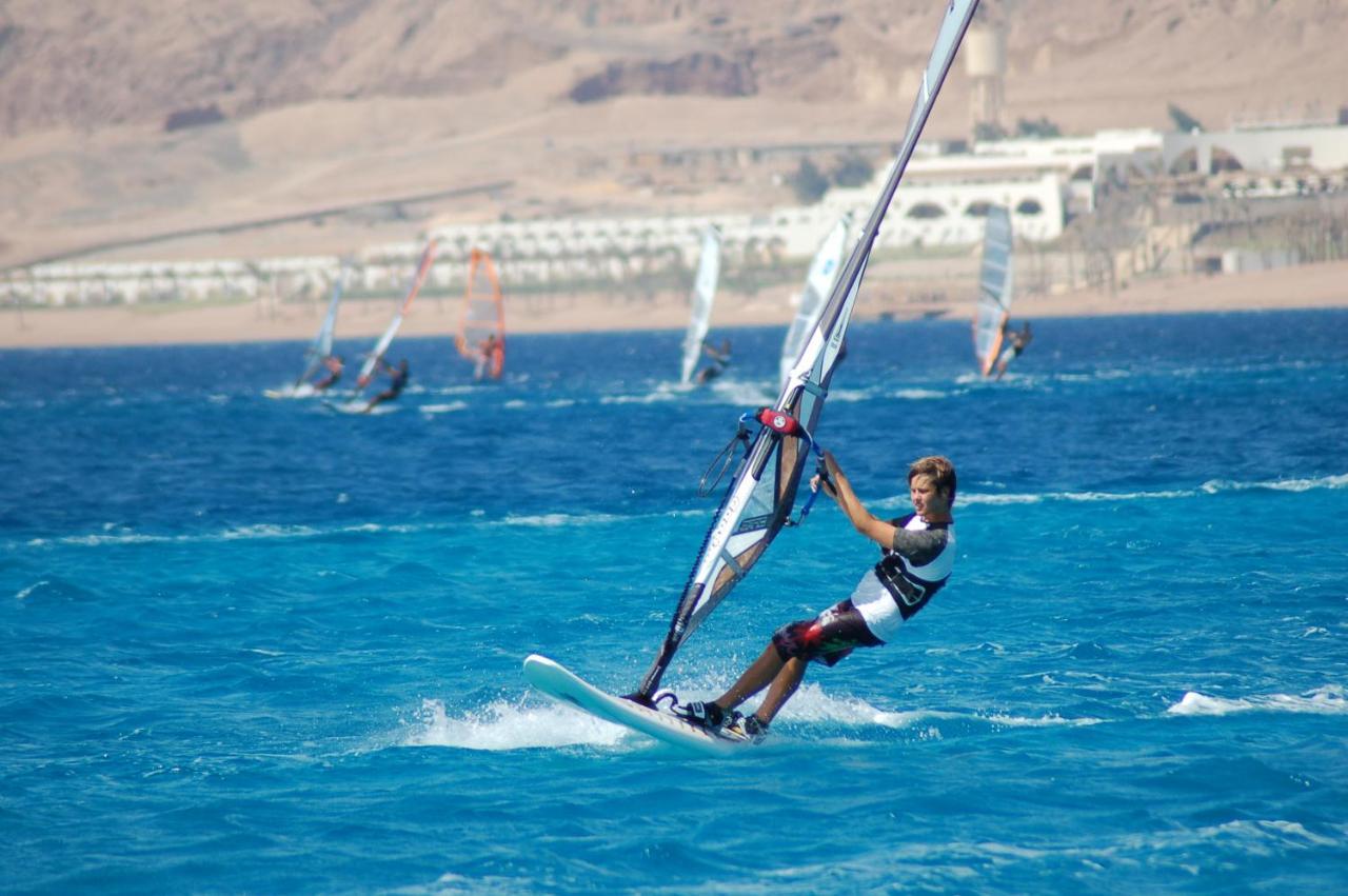 Retac Qunay Dahab Resort & Spa Luaran gambar Windsurfer in El Alamein